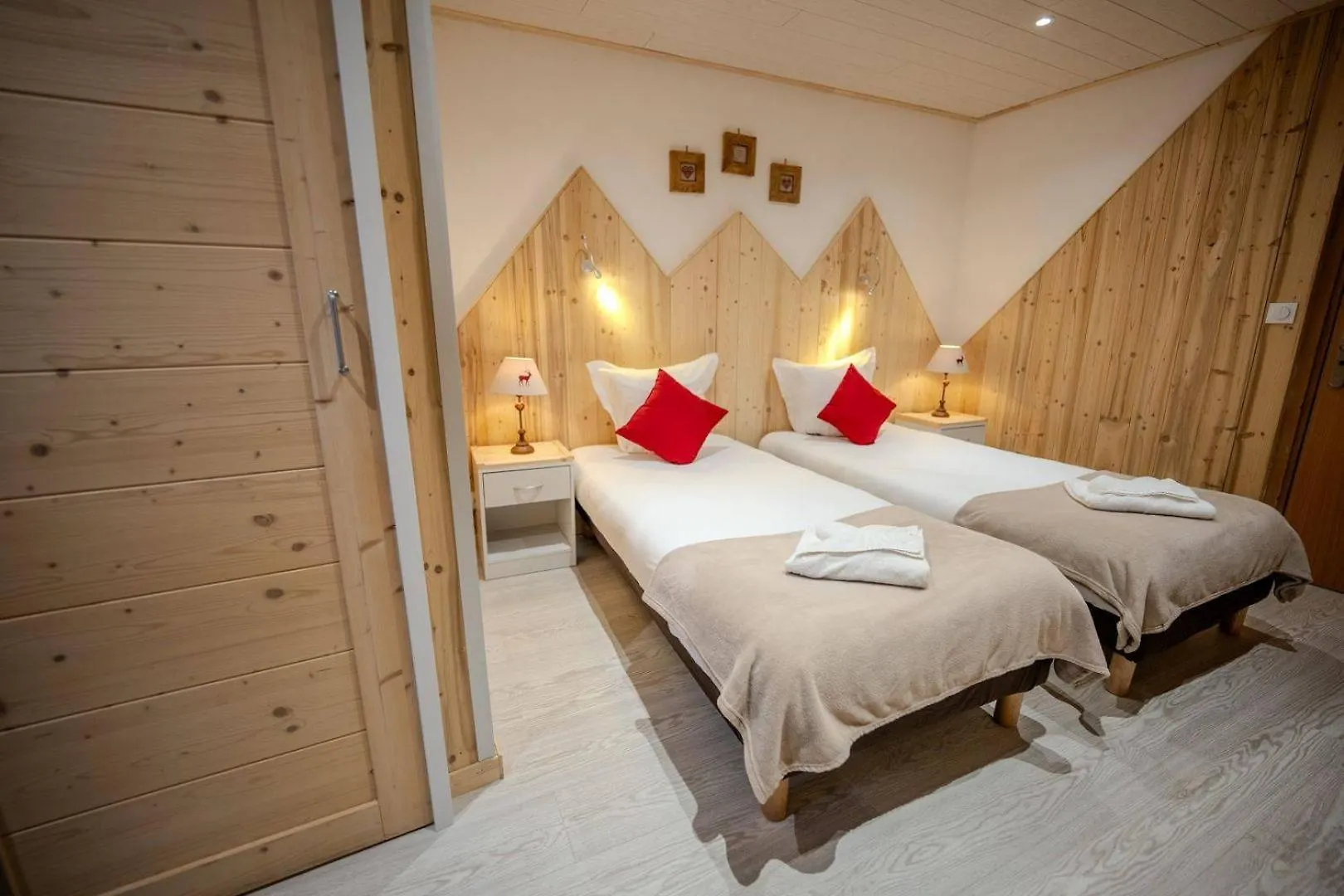 Hôtel du Centre Valloire 2*,